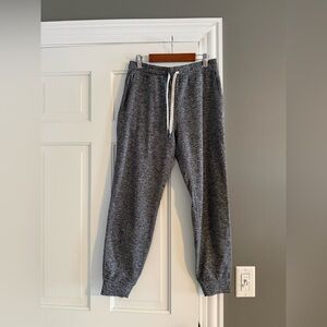 Vuori performance joggers